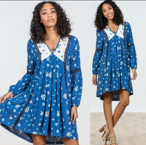 Matilda Jane Dresses & Skirts - Matilda Jane Day Tripping Long Sleeve Blue Floral Dress w Pockets Blue